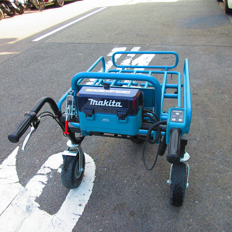 マキタ 充電式運搬車 CU180D マキタ 充電式運搬車 CU180D